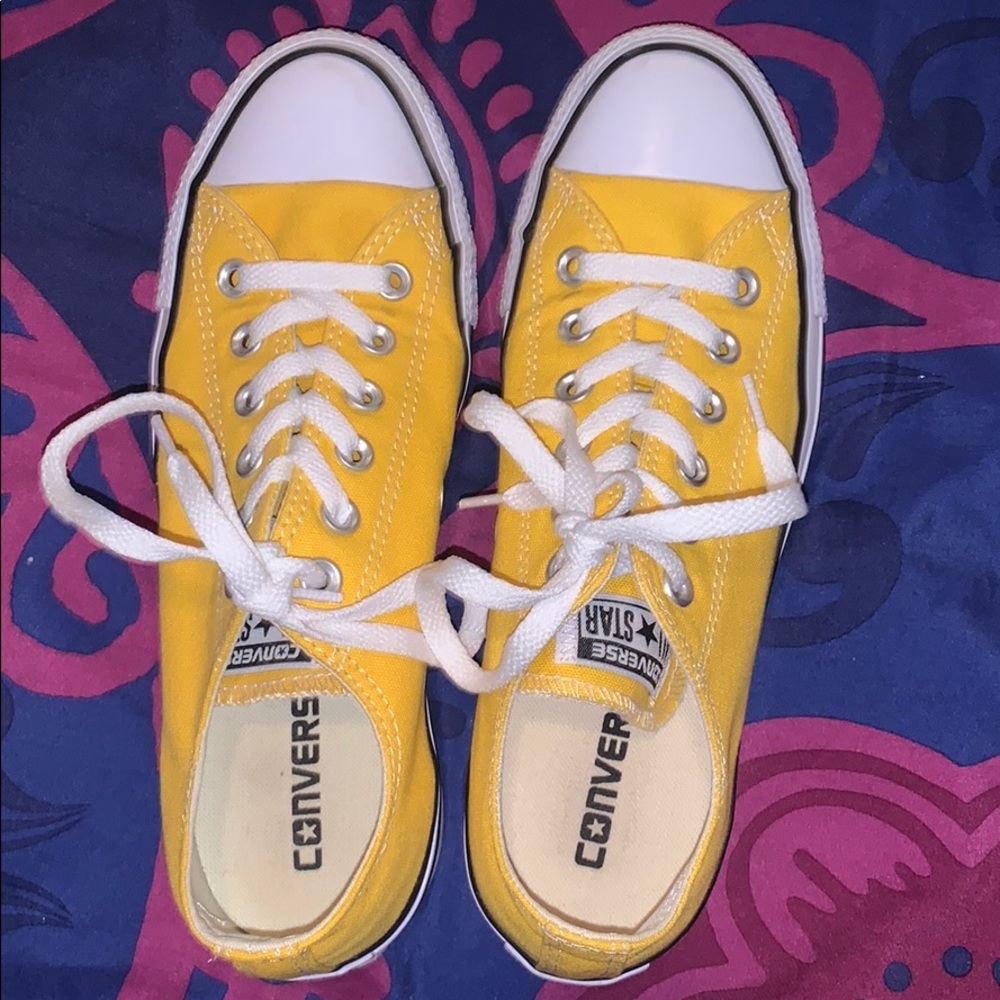 YELLOW CONVERSE WOMENS SIZE 8